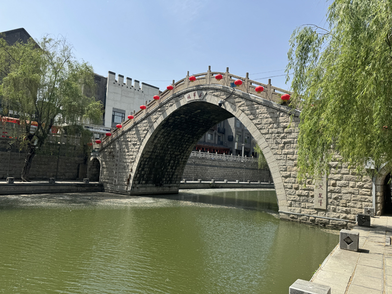 护城河的桥